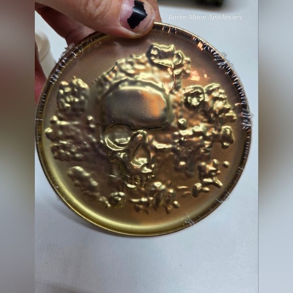 Threshold Ice Cube Mold and Gold Skull Coasters - Picture 5 of 7